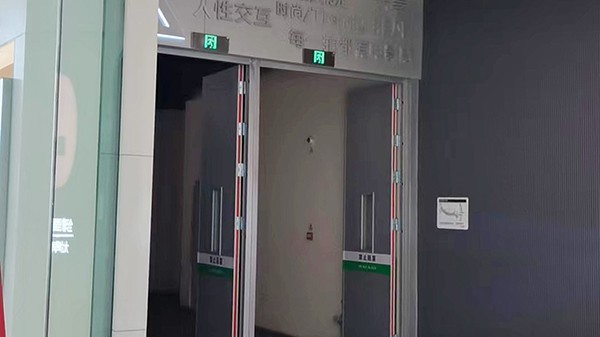 智能疏散指示系統(tǒng)能否在斷電時(shí)正常運(yùn)行？